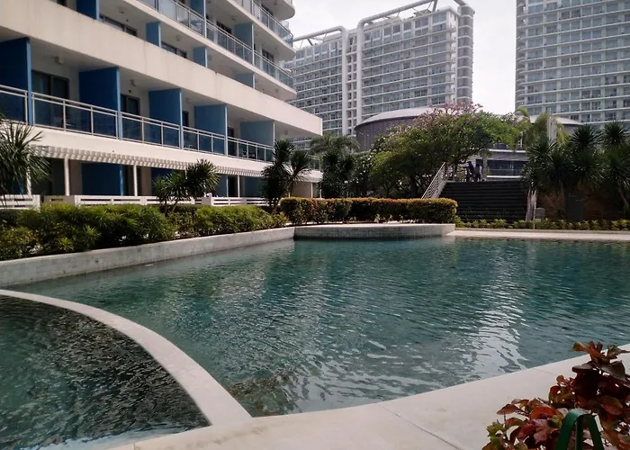 Apartahotel Staycation @ Azure