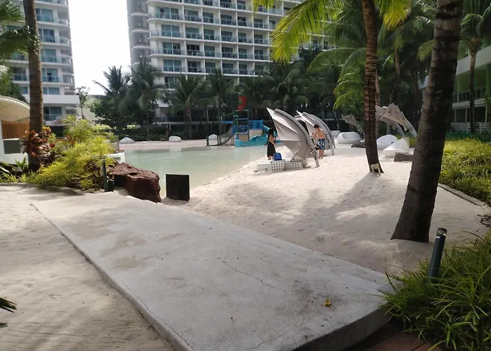 Apartahotel Staycation @ Azure Manila