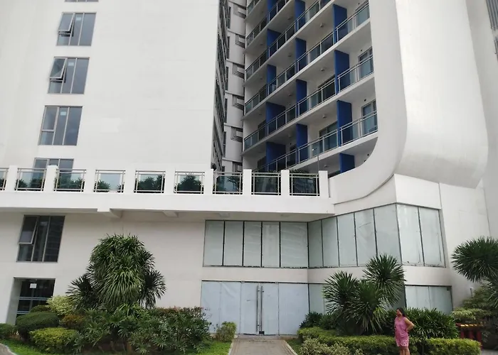 Staycation @ Azure Apartahotel *