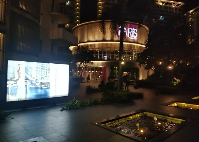 Apartahotel Staycation @ Azure Manila
