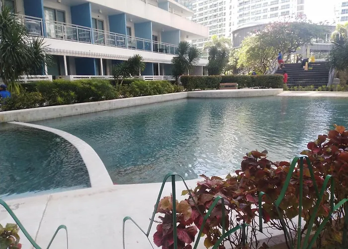 Staycation @ Azure Apartahotel *